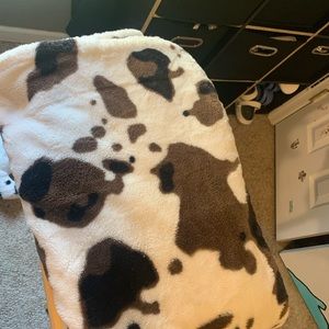 Shepra cow print blanket